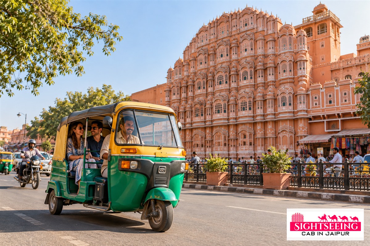 Jaipur tuk tuk tour near Hawa Mahal